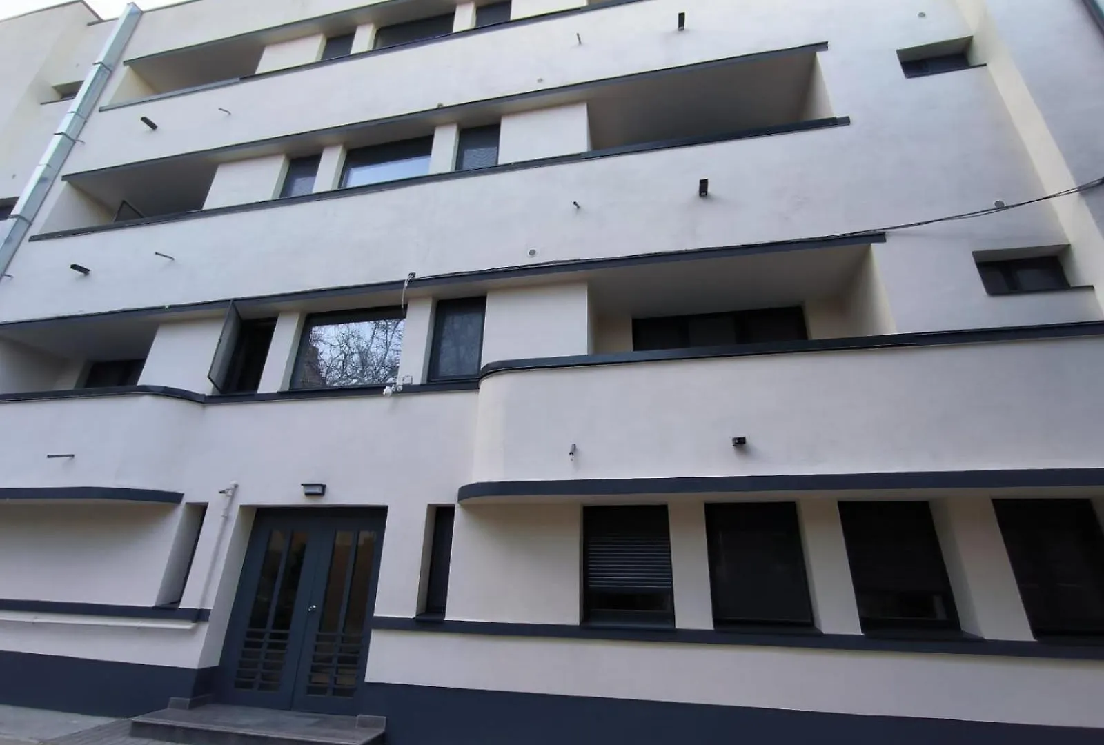 Apartment Modern Oasis In Bucharest'S Core Romania