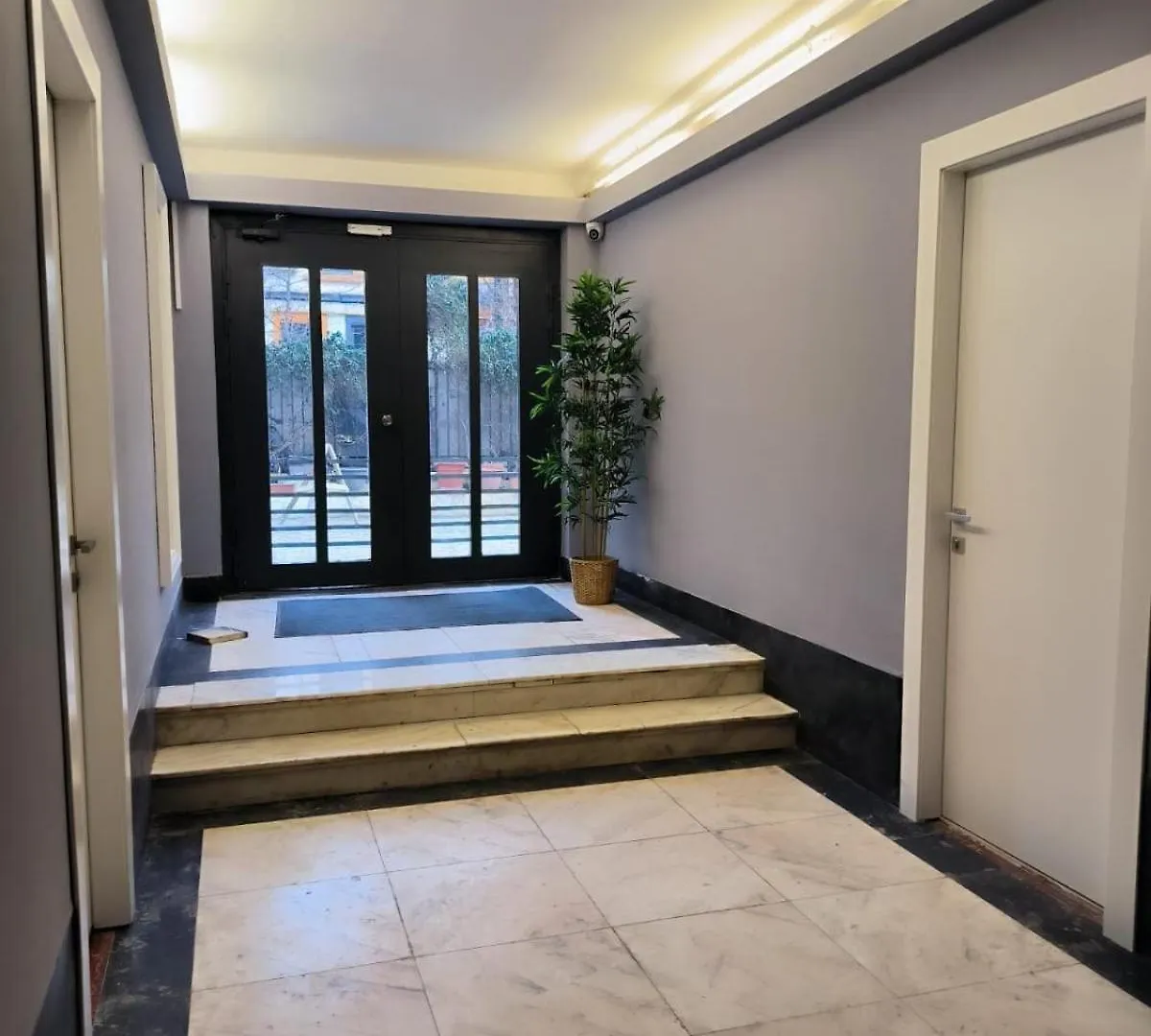 Modern Oasis In Bucharest'S Core